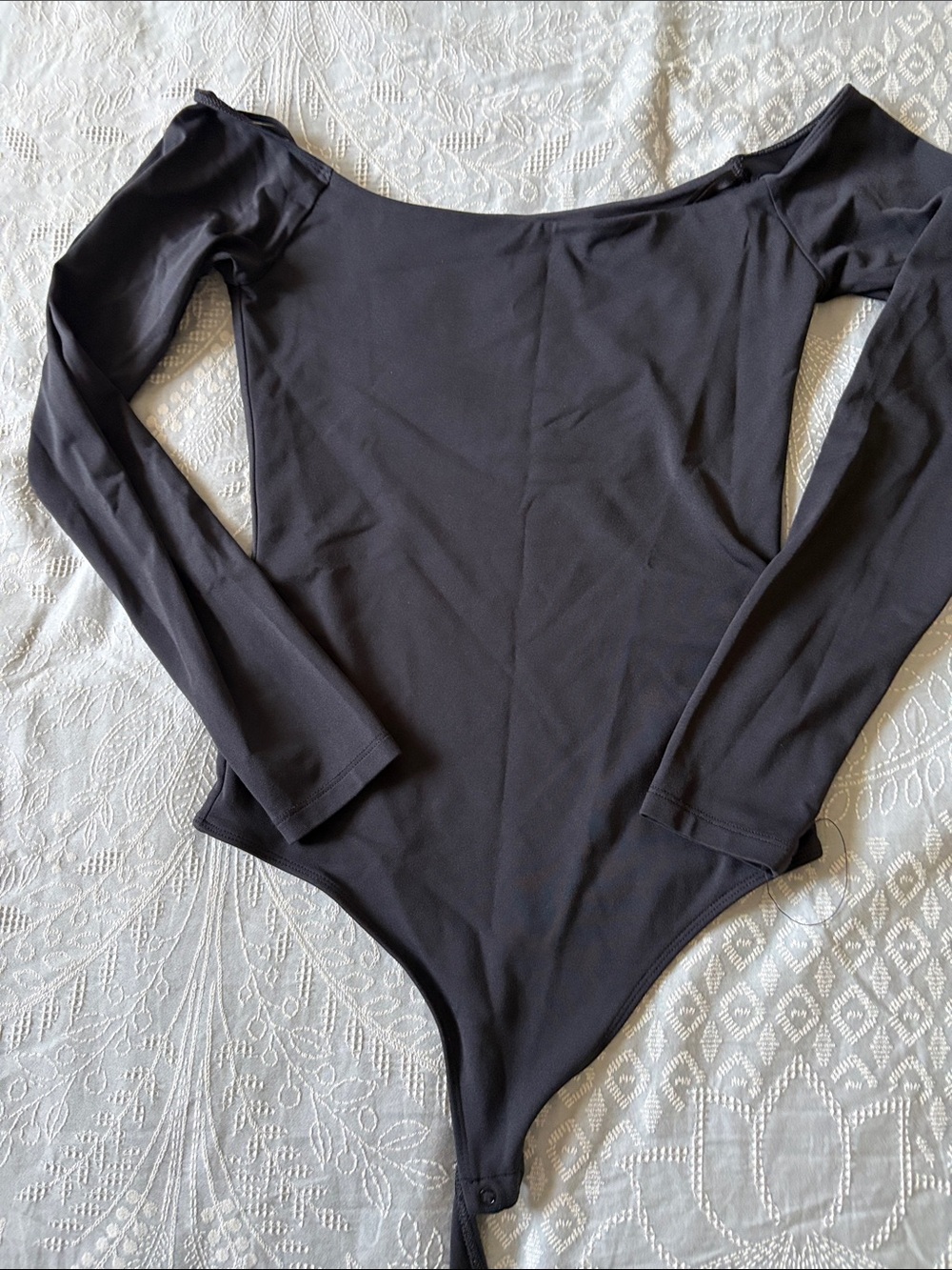 Babaton- Black Long Sleeve Off-Shoulder Bodysuit